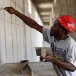 Les opérations d’immigration affectent le secteur de la construction à Bávaro